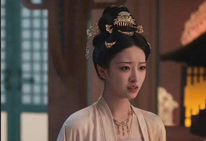《莫离》全剧最大的恋爱脑不是笨女人叶莹，而是才华横溢的她 - 1