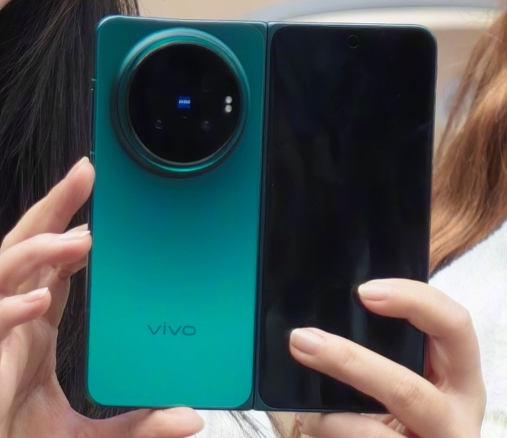 vivo X Fold6 预热:折叠首发蔡司 APO 超级潜望长焦、三星 M14 内屏 - 5