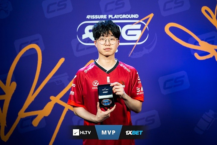CN瓦给CS最好的礼物!JamYoung爆杀一众GO学长获裂变天地赛事MVP - 1