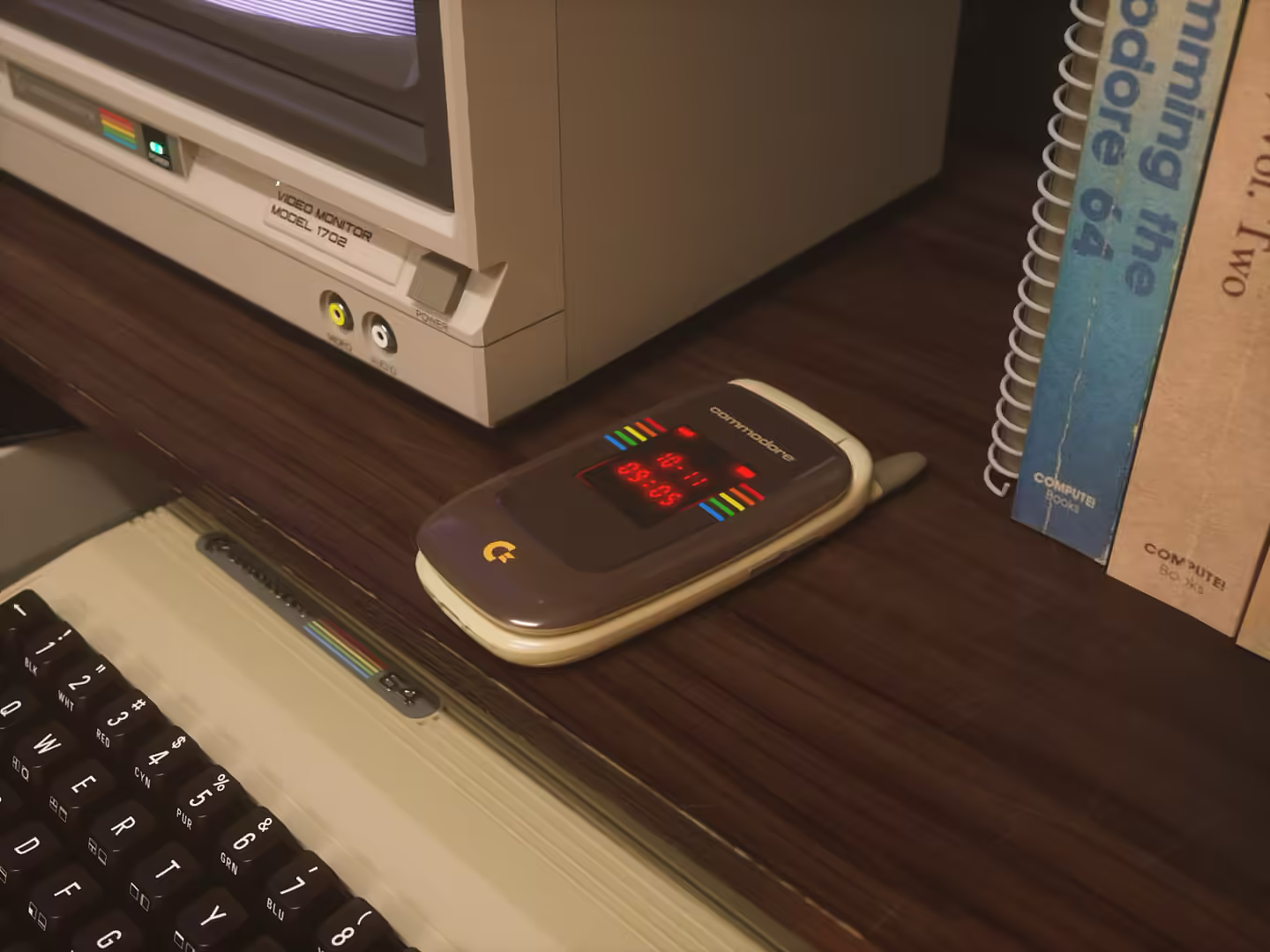 Commodore 宣布使用回收内存且不配耳机，使 Callback 8020 翻盖手机降价 100 美元 - 1