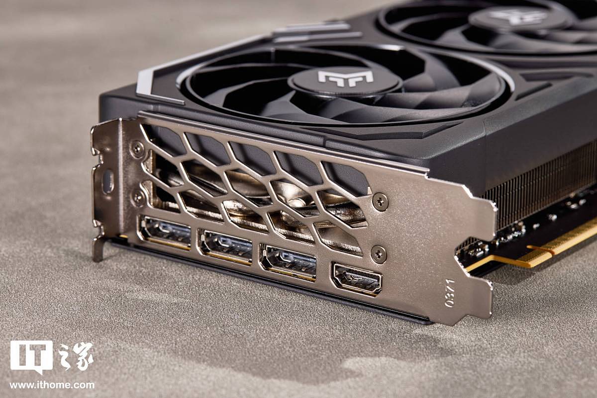 【IT之家评测室】性能稳步提升，影驰 GeForce RTX 5060 金属大师黑金版 OC 显卡评测 - 10