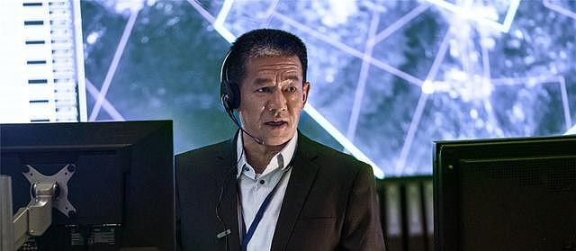周波张丰毅石河子小聚实录：65岁硬汉穿POLO衫白发如雪却腰杆笔直 | 今日悉尼