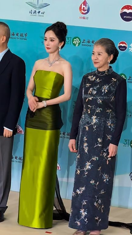 白玉兰这夜，于和伟叔圈天菜回归，孙俪嫩了，迟蓬洋气，肖战太帅 - 14