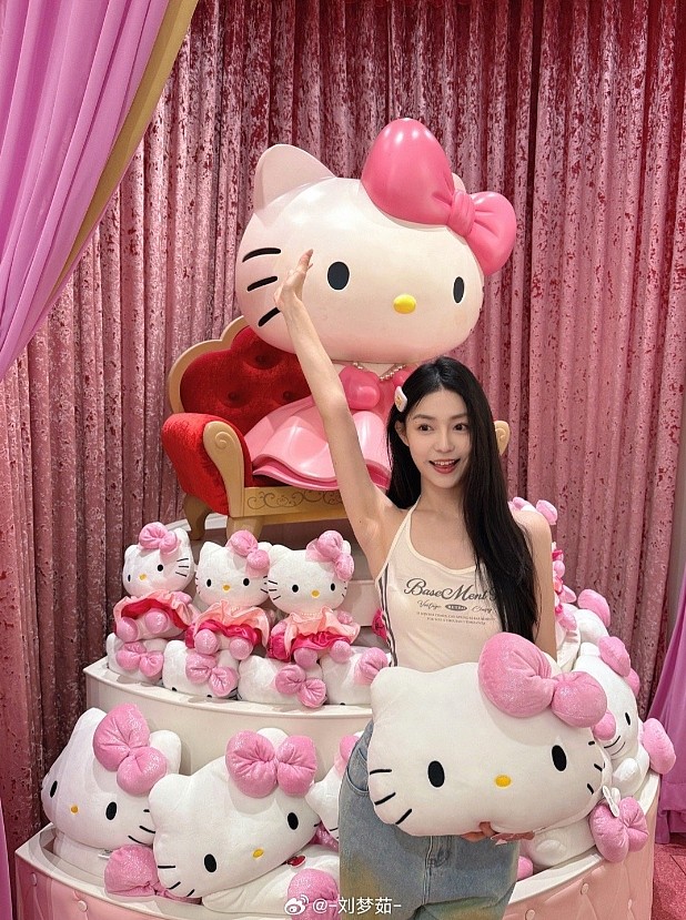 谁的白月光？《捞女游戏》演员刘梦茹晒照：好久不见 - 3