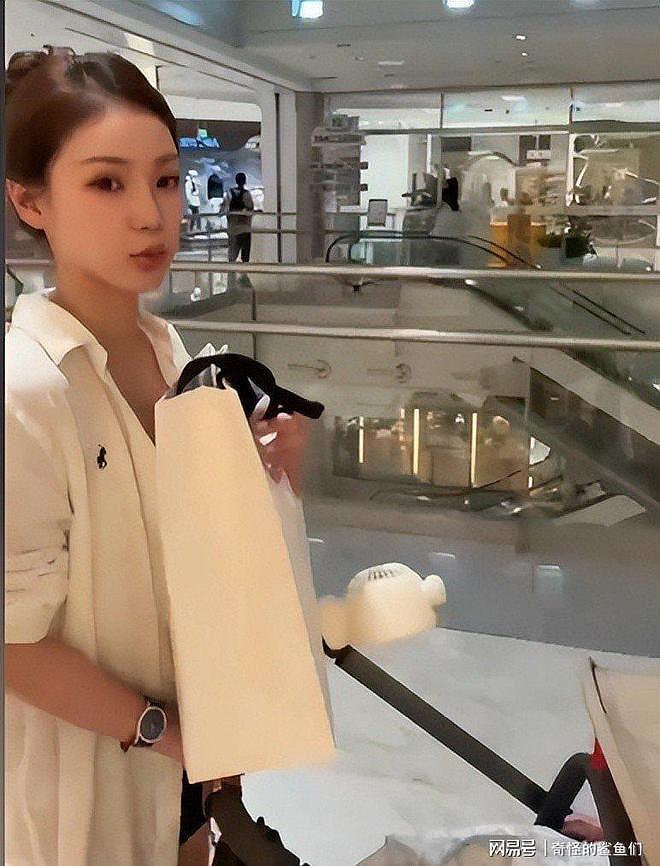 汪宝给汪小菲准备父亲节礼物！刷妈妈卡买7万表，玥儿霖霖在台北 - 3