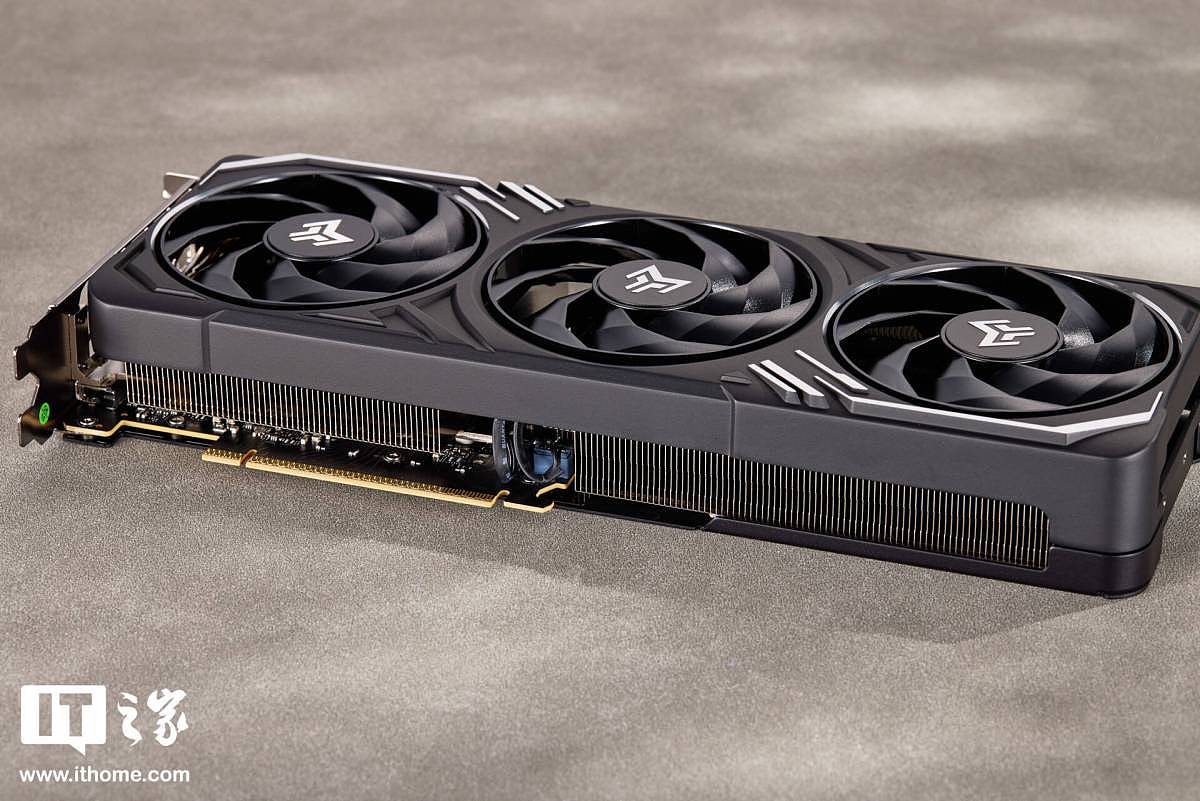 【IT之家评测室】性能稳步提升，影驰 GeForce RTX 5060 金属大师黑金版 OC 显卡评测 - 3