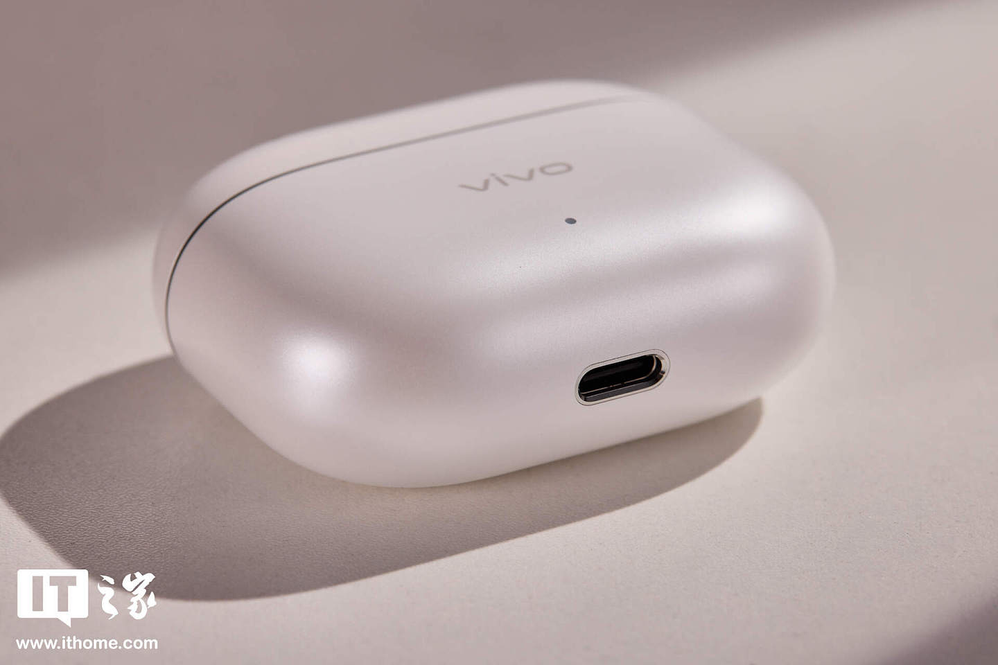 【IT之家开箱】vivo TWS 5 Pro 耳机图赏：圈铁音质 + 独立 DAC + 4.6Mbps Wi-Fi 无损音频 - 9