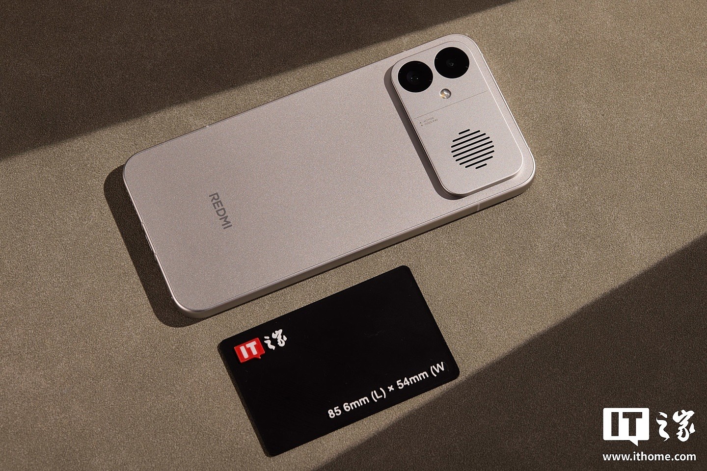 小米 REDMI K90 至尊版配置曝光:“骁龙 8E + 最强风冷”硬刚 8E5,搭载 8K+ 大电池 - 2