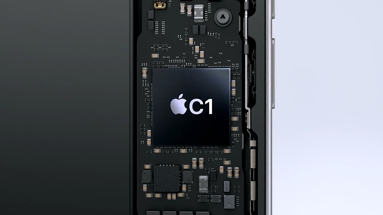 官方 13 分钟视频剖析 iPhone 16e：自研 5G 基带 C1 首秀、4800 万像素影像实力、A18 芯片，打造苹果“真香”手机 - 3