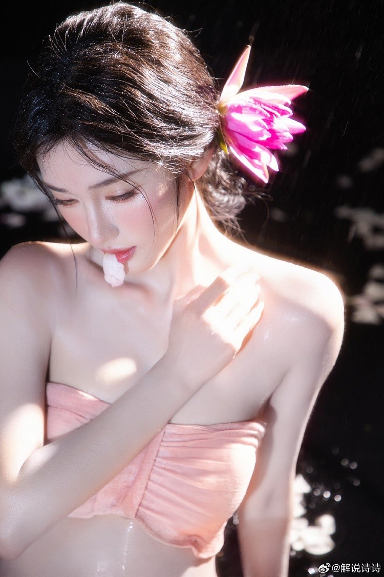 肤白貌美！KPL解说诗诗更博晒照：幸福昭昭如流水！ - 4