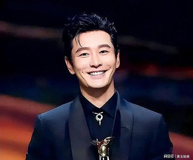 万万没想到，黄晓明辛苦维持了半辈子的体面，被瞿颖给“戳破了” - 1