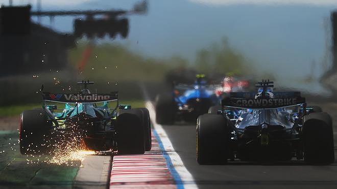 F1匈牙利站诺里斯夺冠 队友皮亚斯特里变速箱故障退赛 - 1