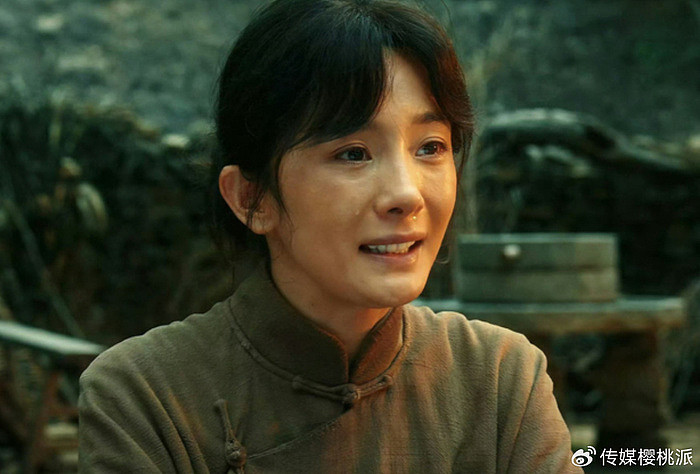 杨紫摘“白玉兰视后”的瞬间！杨幂笑出了女演员间的另一种美好 - 10