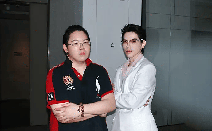 向佑称向佐是自己一生的依靠：我身后永远站着我的亲大哥 - 2