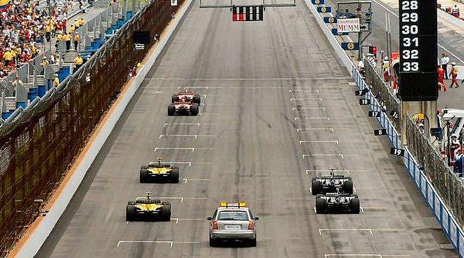 F1美国大奖赛仅6车完赛舒马赫夺冠 - 1