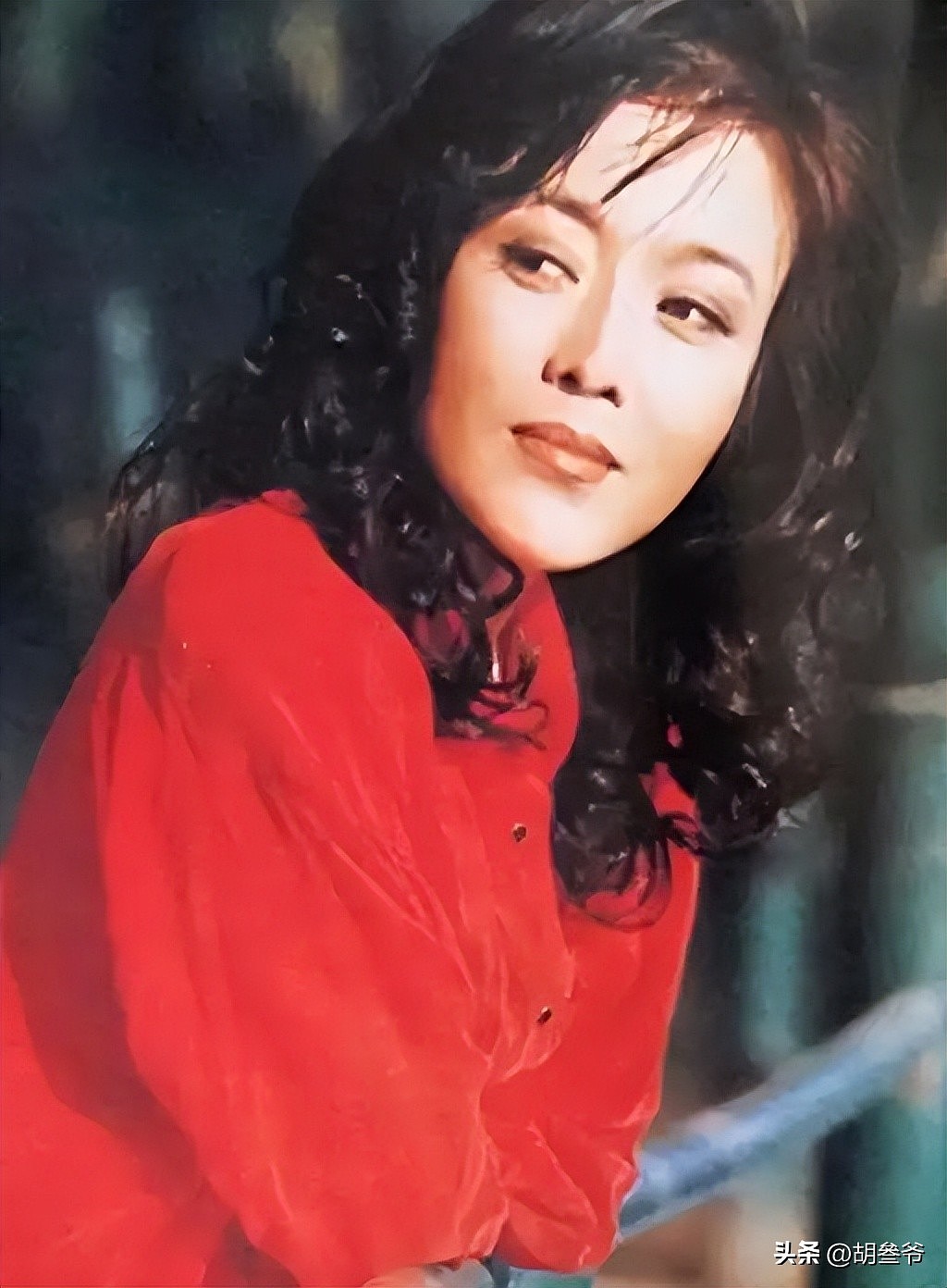 曝孙红雷前女友当奶奶！背十几块包拿卷纸带孙女，遇事还请教儿媳 - 4