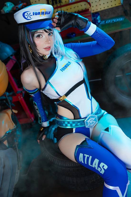 艾什莉体模新美照！COS国产大作角色赛车女郎 - 1