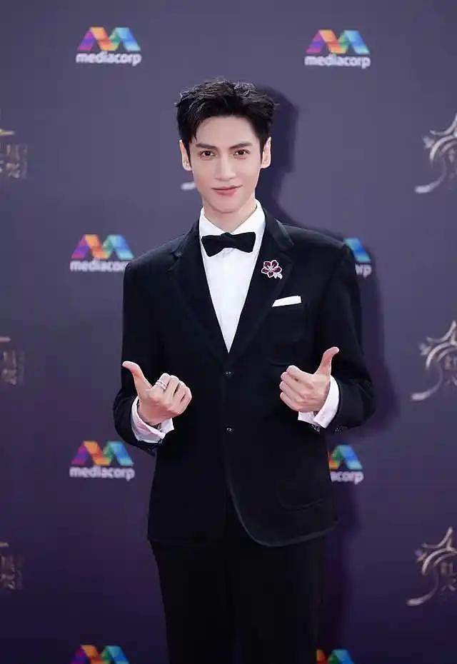 罗云熙陷无戏可拍窘境!从古装顶流到演唱会救场,演员路在何方? - 15