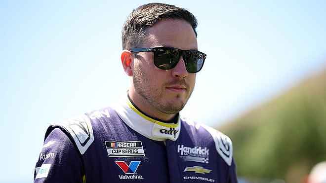 NASCAR车手Alex Bowman宣布：2027赛季后退出全职赛车 - 1