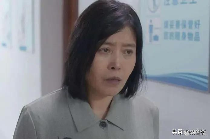 曝孙红雷前女友当奶奶！背十几块包拿卷纸带孙女，遇事还请教儿媳 - 23