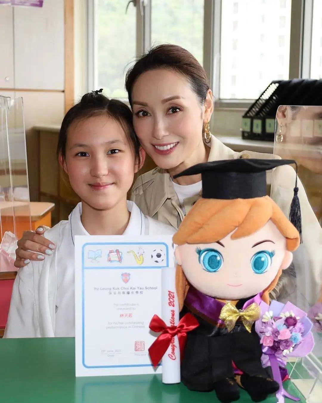 郭可盈女儿参加毕业舞会，16岁完美继承母亲颜值 - 4