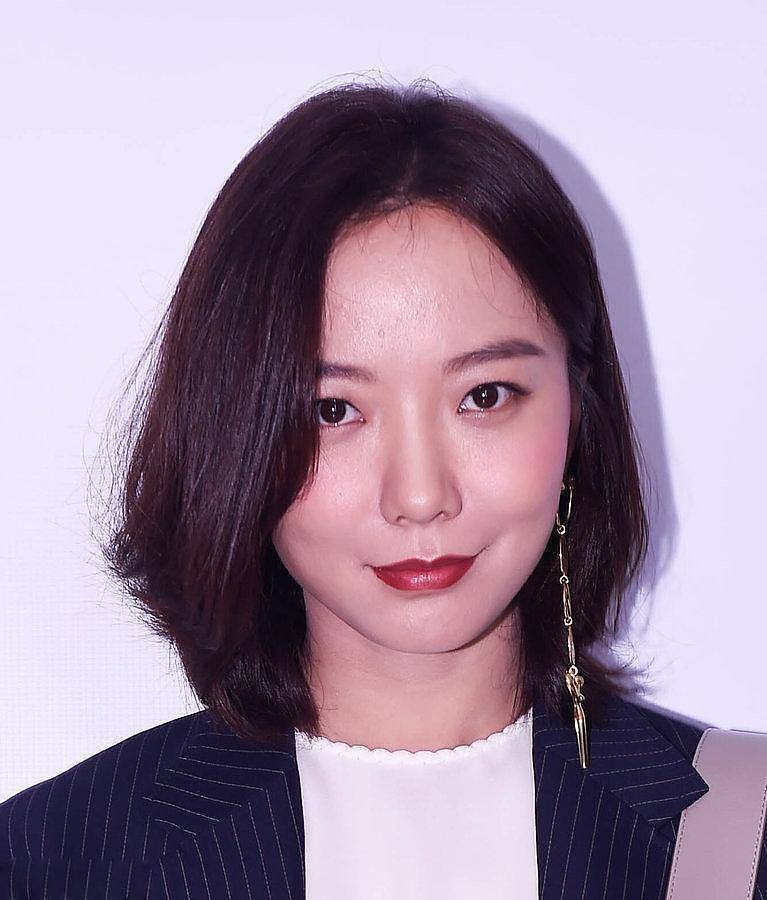 自导自演求婚被拆穿一年后,王珞丹现状曝光,陈凯歌果然没看走眼 - 16