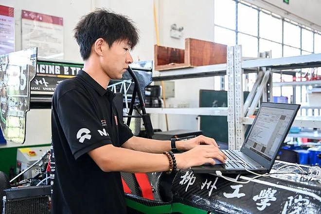 这所民办高校5夺全国赛车总冠军！想做汽车工程师，不止合工大 - 3
