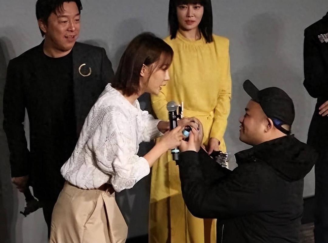 自导自演求婚被拆穿一年后,王珞丹现状曝光,陈凯歌果然没看走眼 - 1