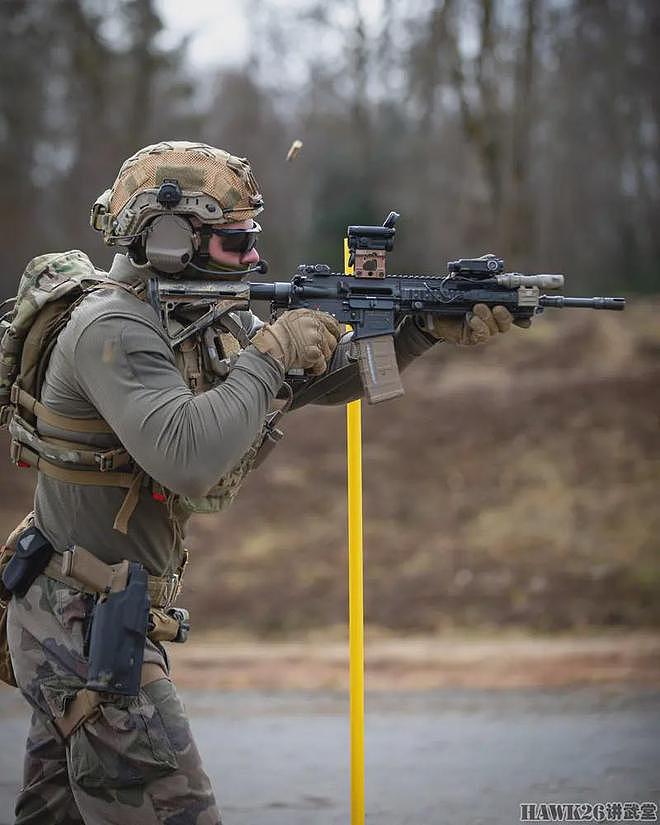 法国第126步兵团GCA突击队实弹训练 HK416步枪转换格洛克17手枪 - 7