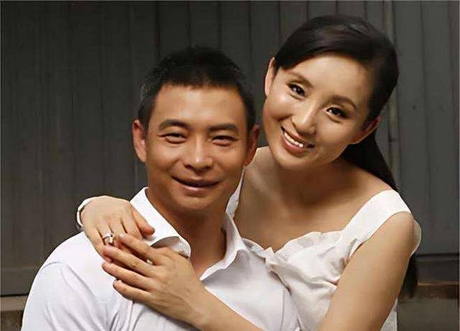 奥运冠军李小双：53岁满头白发，身家过亿，与妻子恩爱23年仍无子 - 7