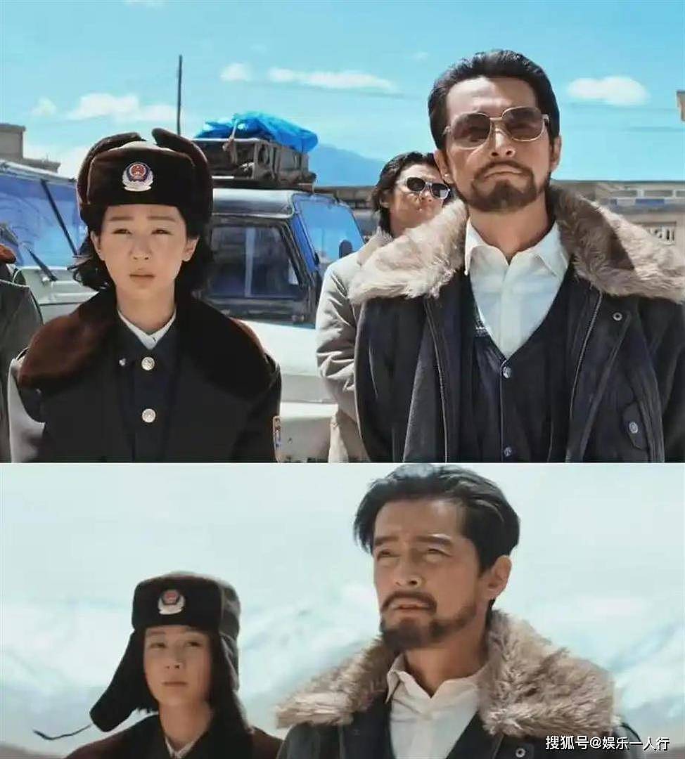 白玉兰晚宴无排位合影刷屏：杨紫主动让C，杨幂先扶孙俪再揽腰理裙摆，吴越站C的松弛感赢麻了 - 6