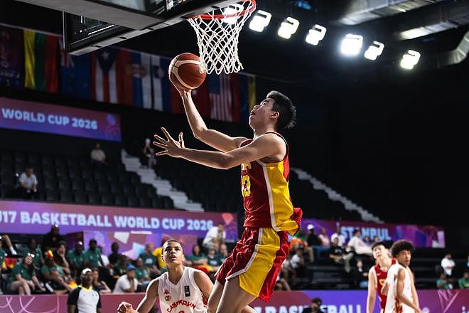 恭喜！中国男篮16岁2米03新星闪耀世少赛：新丁彦雨航轰23+6真猛 - 2