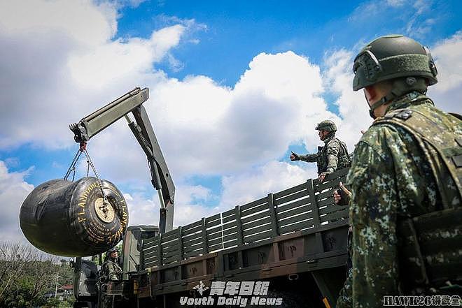 中国台湾地区航空补给保障训练 设立野战加油点 为直升机补充燃料 - 5