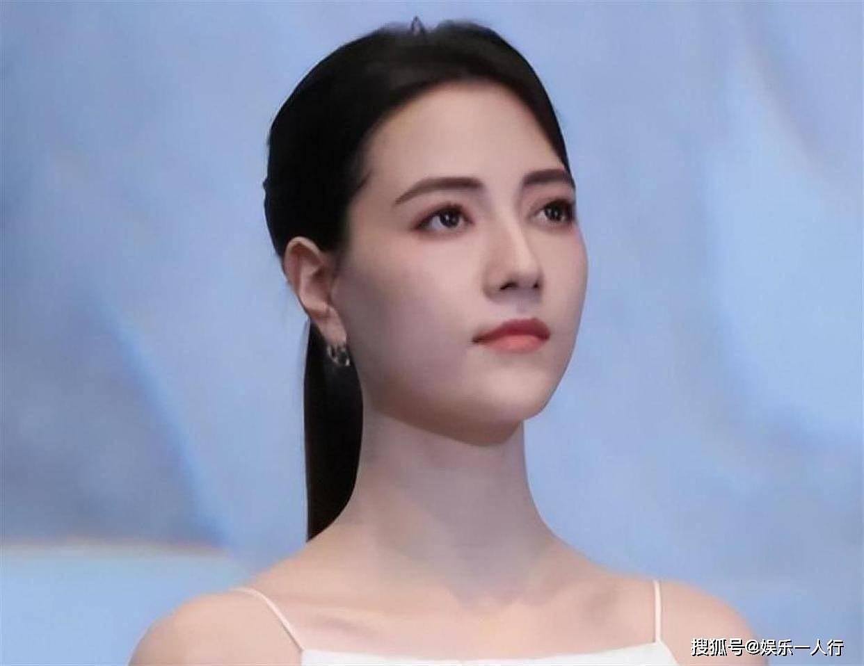 豪门梦彻底破灭？郭晶晶一句没有锤死霍启山婚讯，娜然这半个月吃的流量全得吐出来 - 16