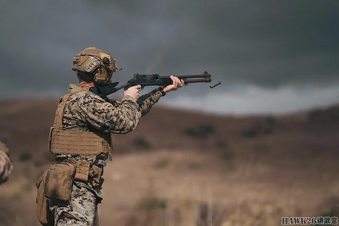 美国海军陆战队无人机战术培训 执行侦察任务 学习霰弹枪对空射击 - 11