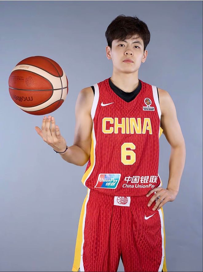 传承!24岁杨舒予出任中国女篮队长,接班姐姐杨力维率队征战世预赛 - 1