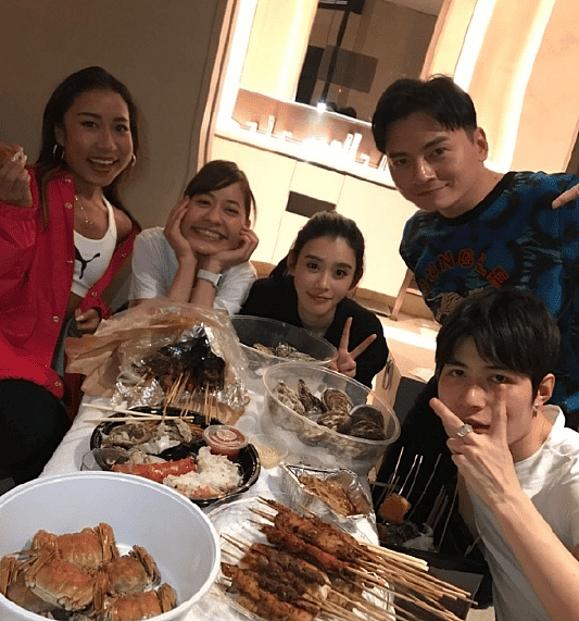关系这么好！被传退圈的他居然出现在了她的婚礼上 - 12