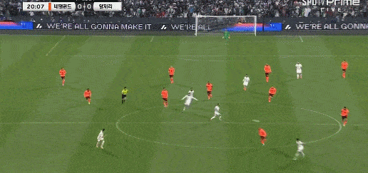 0-1！荷兰爆冷遭世界第28绝杀 4500万锋霸失空门 齐祖儿子6次神扑 - 5