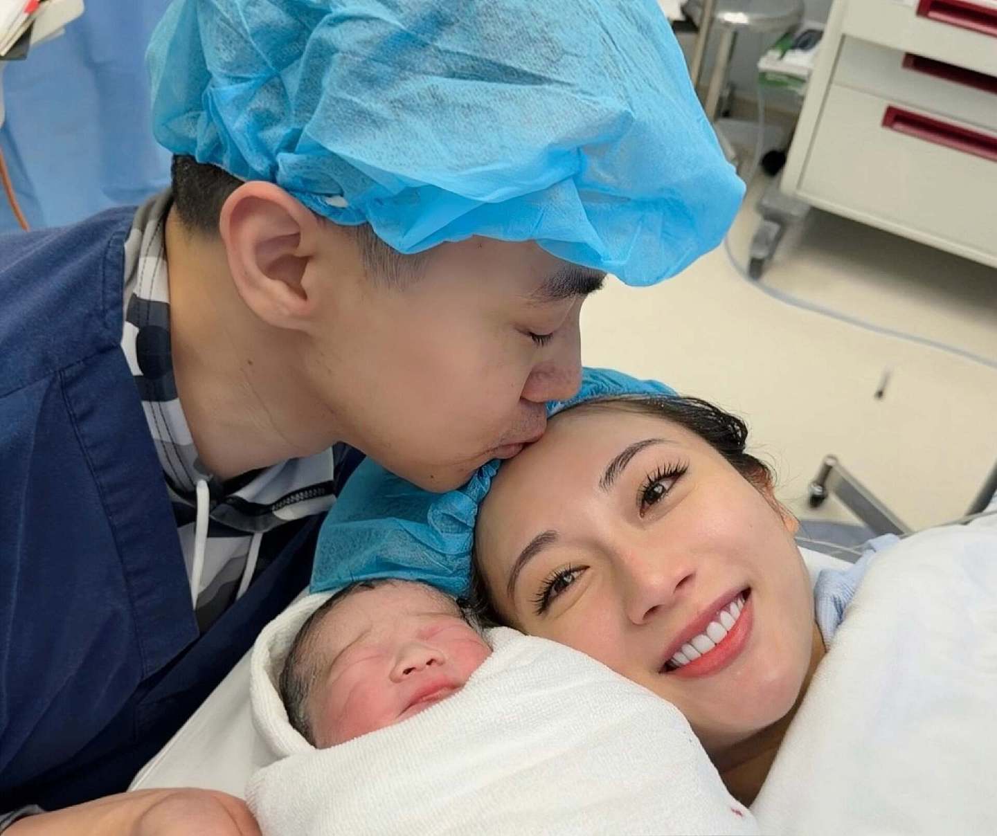 恭喜!TVB前知名女星宣布平安生子,带浓妆分娩偶像包袱重 - 2