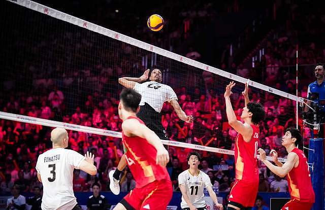 日本网友指责中国观众：日本男排发球时故意起哄干扰，裁判也不管 - 1