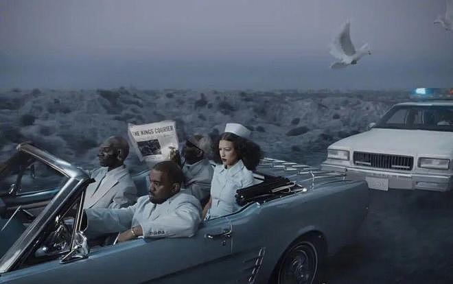 Ye 与 Bianca Censori《King》MV：以肢体与空间搭建一场视觉论辩 - 3