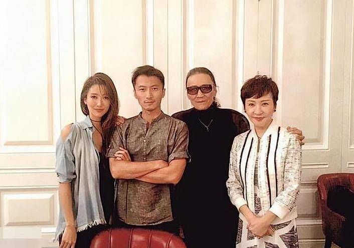 曝谢贤死因是肺炎,葬礼已举行,前妻狄波拉操办后事,遗体已火化 - 12
