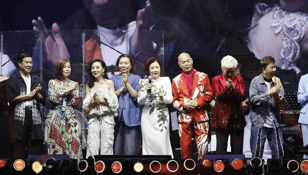 70岁TVB前女星举办演唱会!超性感透视裙跳唱《APT.》!赵雅芝汪明荃黎耀祥众星云集 - 1