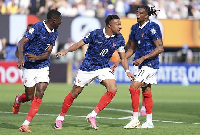 法国3-0瑞典！进世界杯16强战巴拉圭 姆巴佩双响创纪录 奥利塞2助 - 2