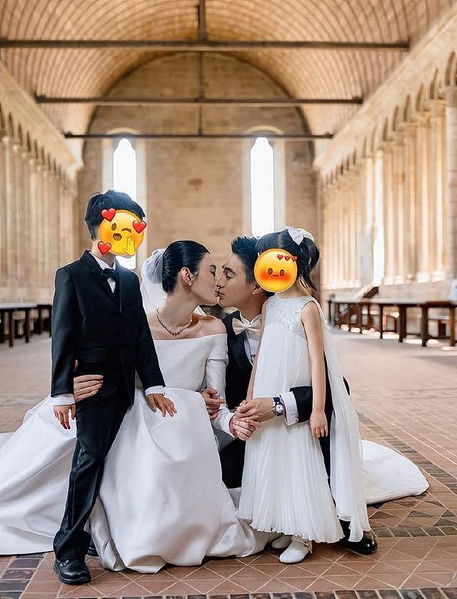 揭秘奚梦瑶婚礼婚纱:欧洲师傅600小时手搓,营造毫不费力的优雅 - 4