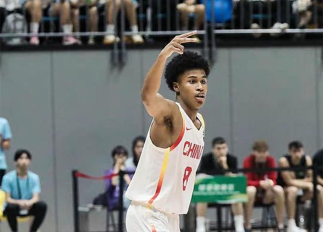 又一广东宏远弃将崛起！中国男篮20岁混血新星闪耀：砍28+11+5 - 4