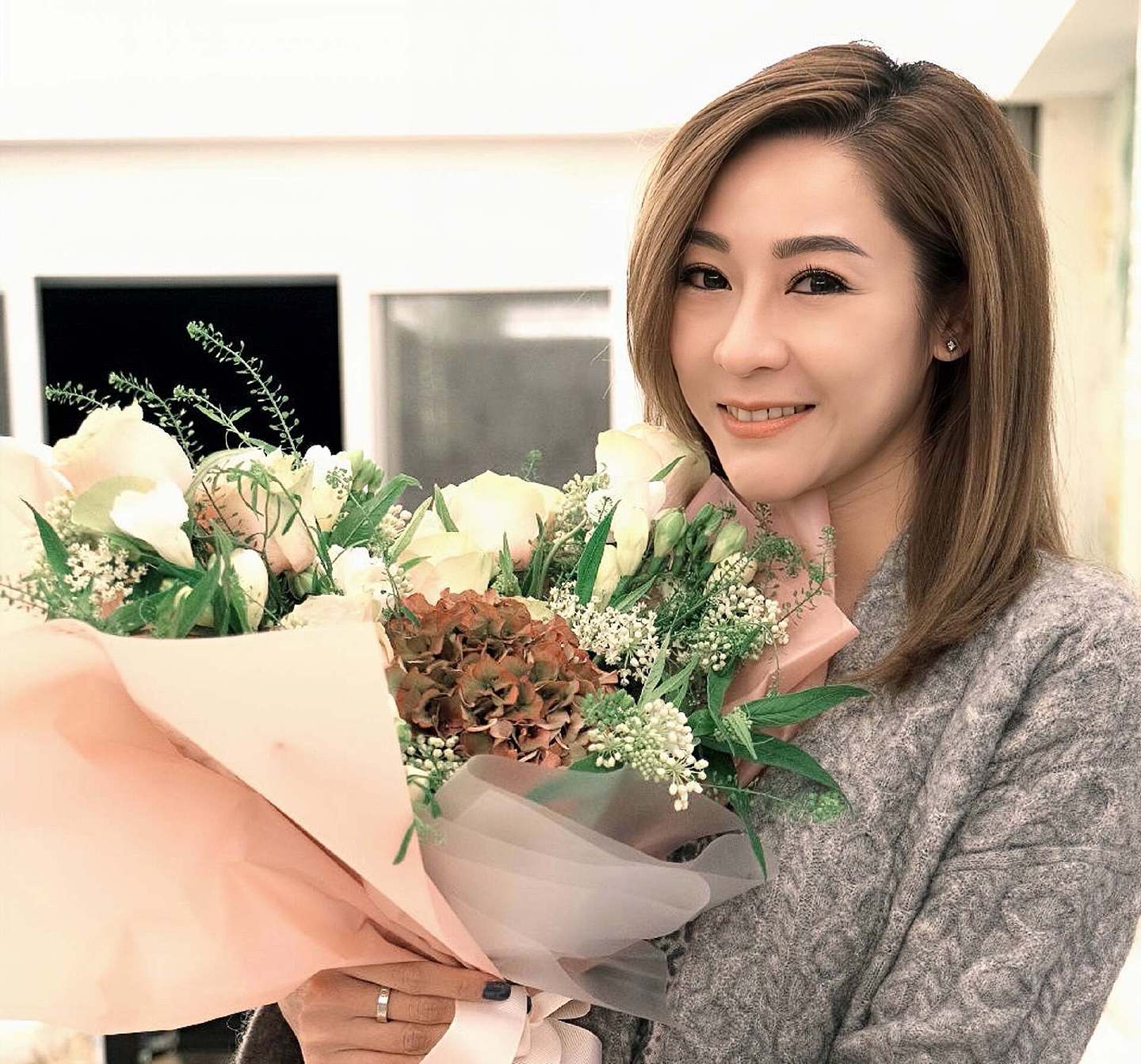 香港知名女星为前任背负340万债务,萌生自杀念头,一年还清巨债 - 9