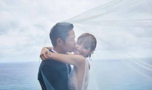相差21岁被嘲“父女恋”，不被外界看好的他们婚后一直很幸福啊 - 23