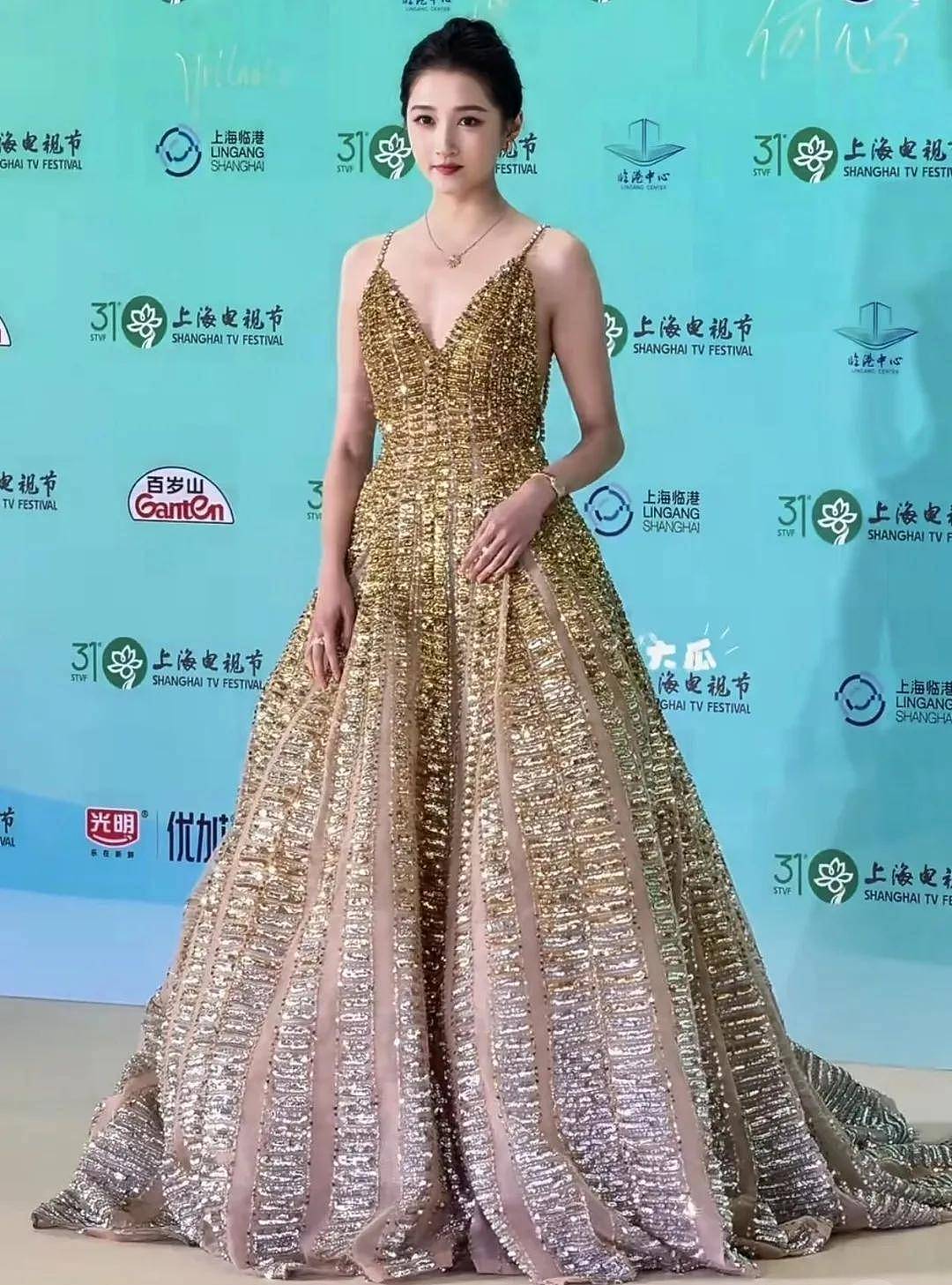 白玉兰奖红毯生图来了！杨幂脸上凸起一条线，杨紫用力过猛妆太浓 - 19