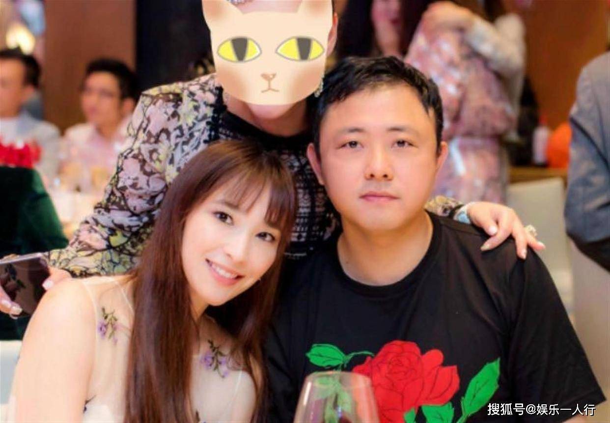 豪门梦彻底破灭？郭晶晶一句没有锤死霍启山婚讯，娜然这半个月吃的流量全得吐出来 - 3